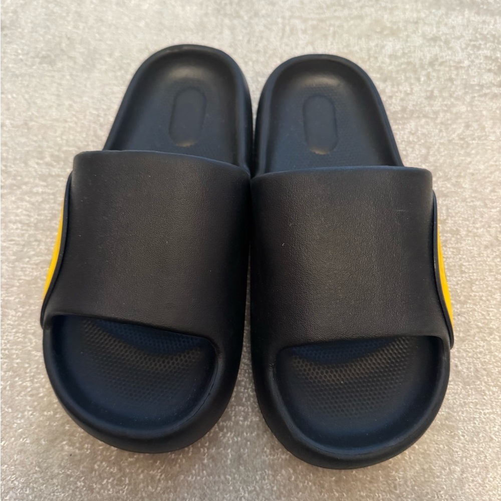 Black and Yellow Minimalist Slippers with Cushioned Sole